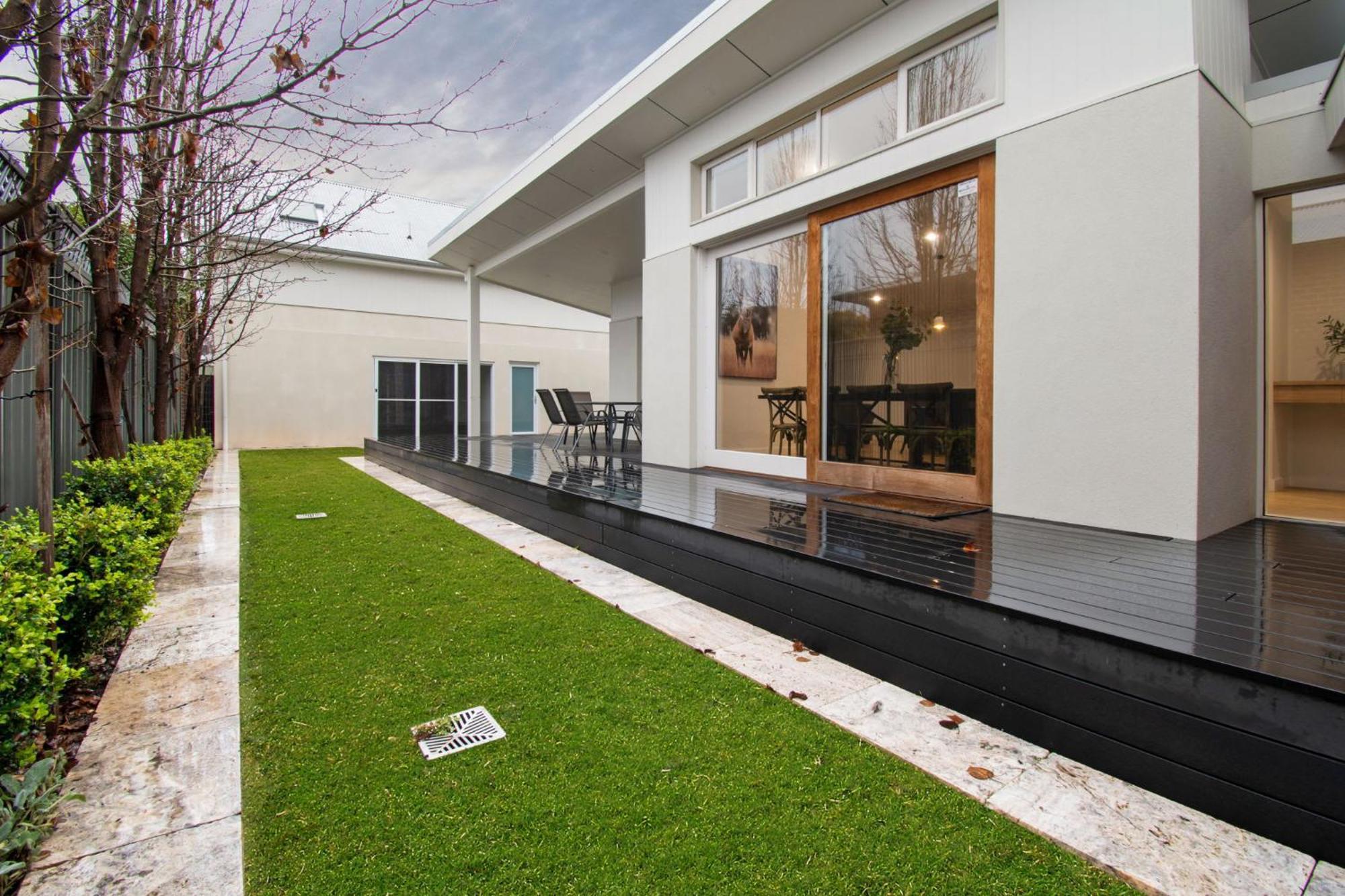 Thorne St Luxe Loft - Cbd Location, Modern Design Villa Wagga Wagga Exterior photo