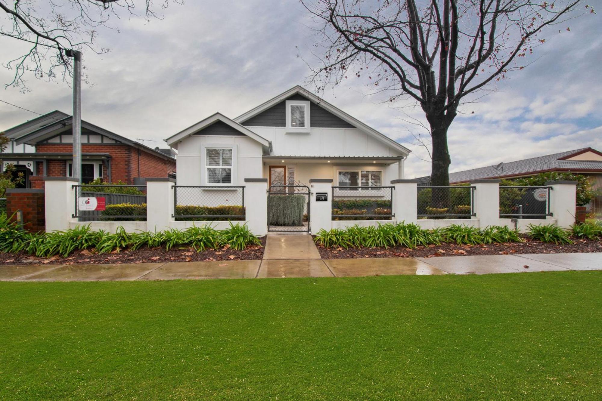 Thorne St Luxe Loft - Cbd Location, Modern Design Villa Wagga Wagga Exterior photo